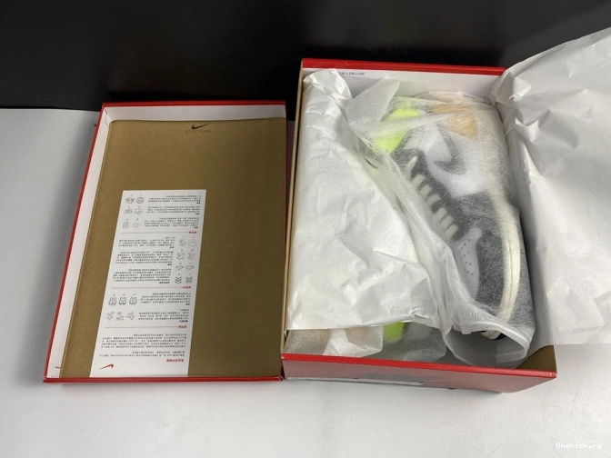 One Kick 555088-118 HIGH AIR OG GOLD' JORDAN RETRO 'VOLT 1 0716